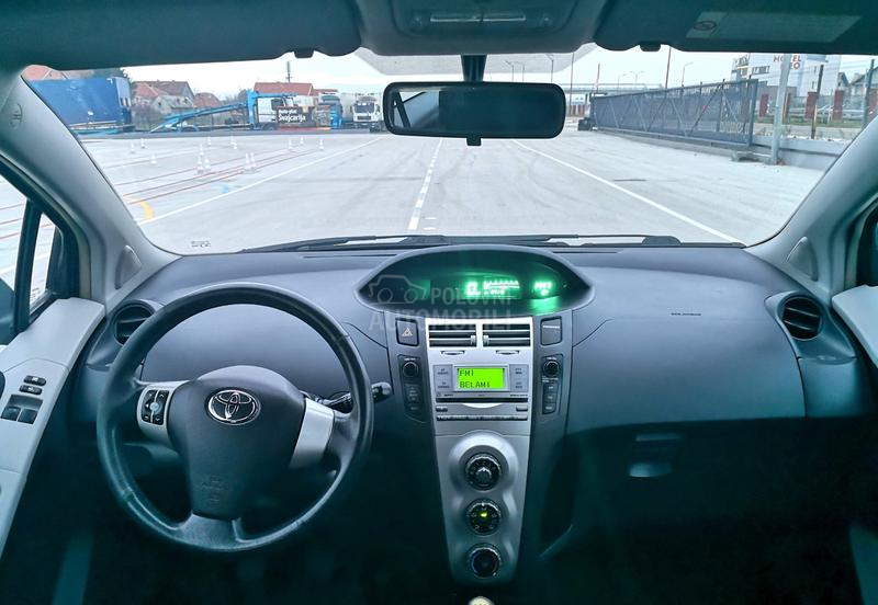 Toyota Yaris 1.3VVTi/NEMICA/NOVA