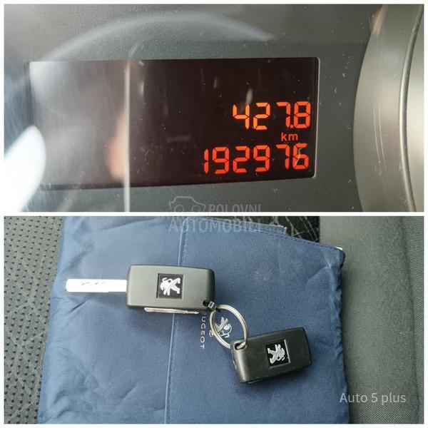 Peugeot 3008 1.6hdi ALLURE