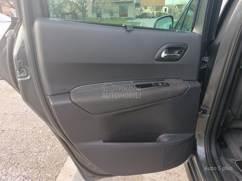 Peugeot 3008 1.6hdi ALLURE