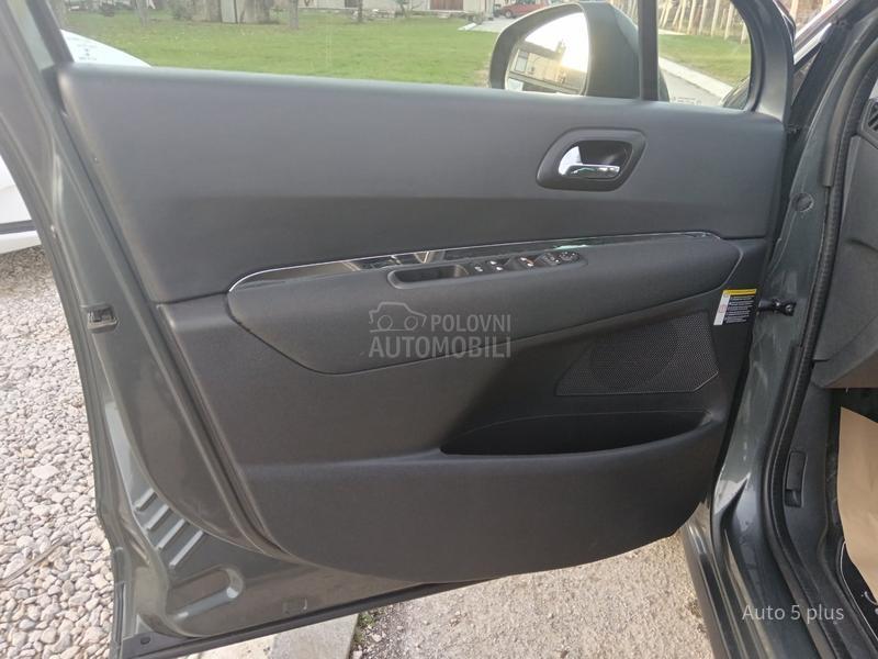 Peugeot 3008 1.6hdi ALLURE