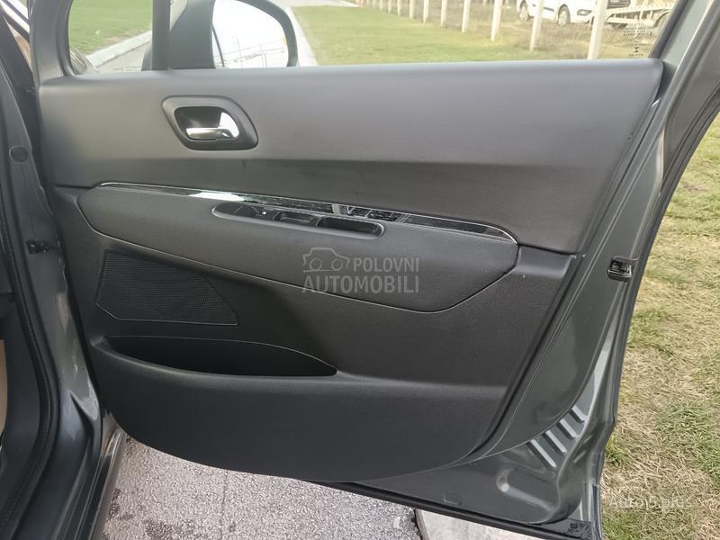 Peugeot 3008 1.6hdi ALLURE