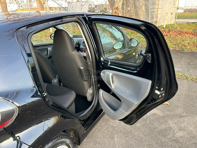 Toyota Aygo 1.0 12v NA VI