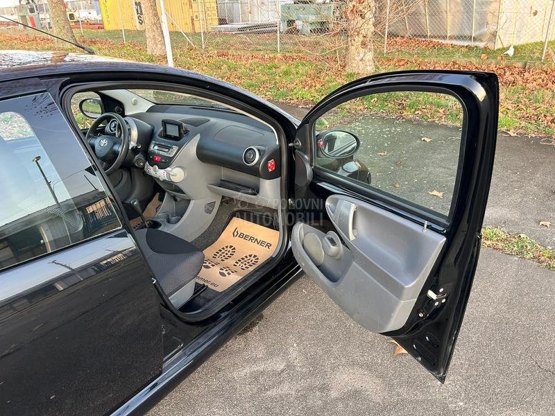 Toyota Aygo 1.0 12v NA VI