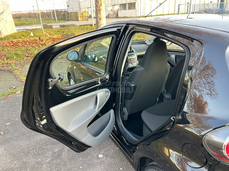 Toyota Aygo 1.0 12v NA VI