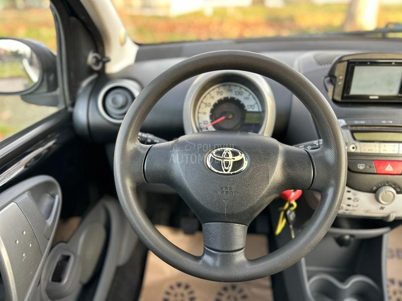 Toyota Aygo 1.0 12v NA VI