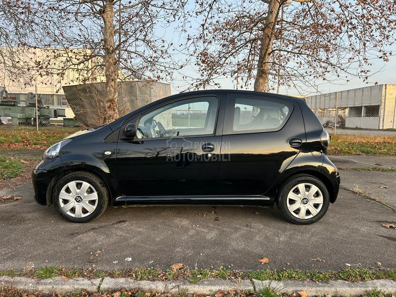Toyota Aygo 1.0 12v NA VI