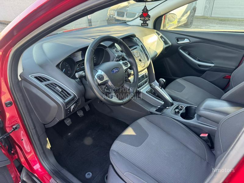 Ford Focus 1.6i TITANIUM NAV