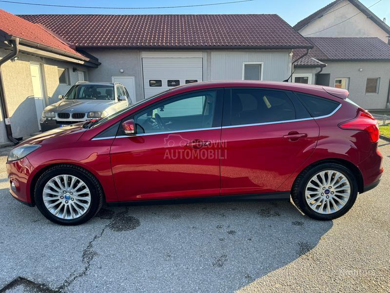 Ford Focus 1.6i TITANIUM NAV