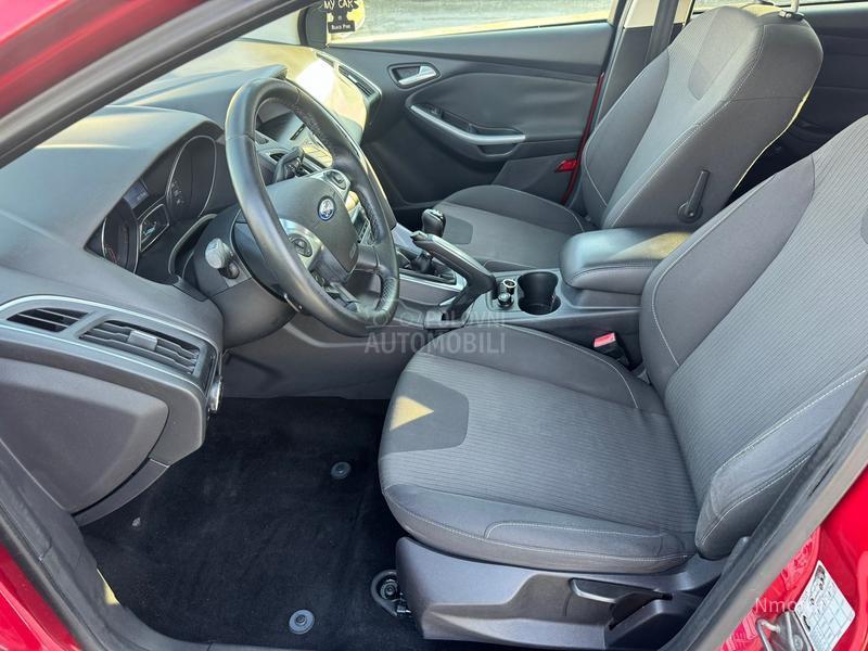 Ford Focus 1.6i TITANIUM NAV