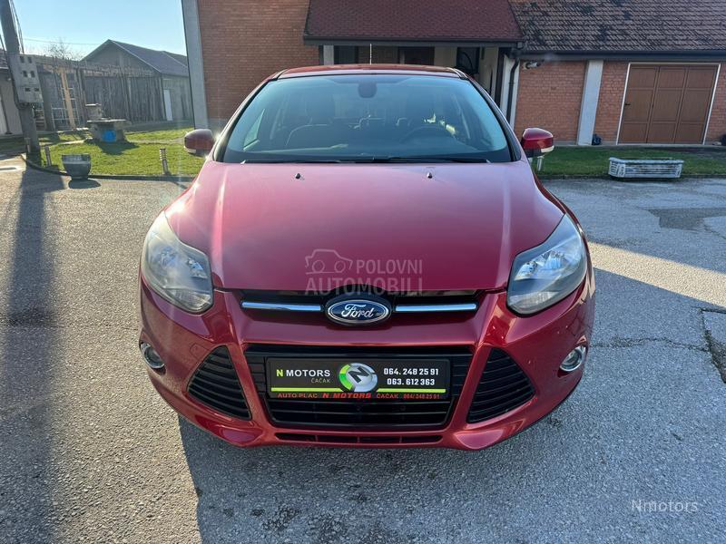 Ford Focus 1.6i TITANIUM NAV