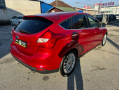 Ford Focus 1.6i TITANIUM NAV