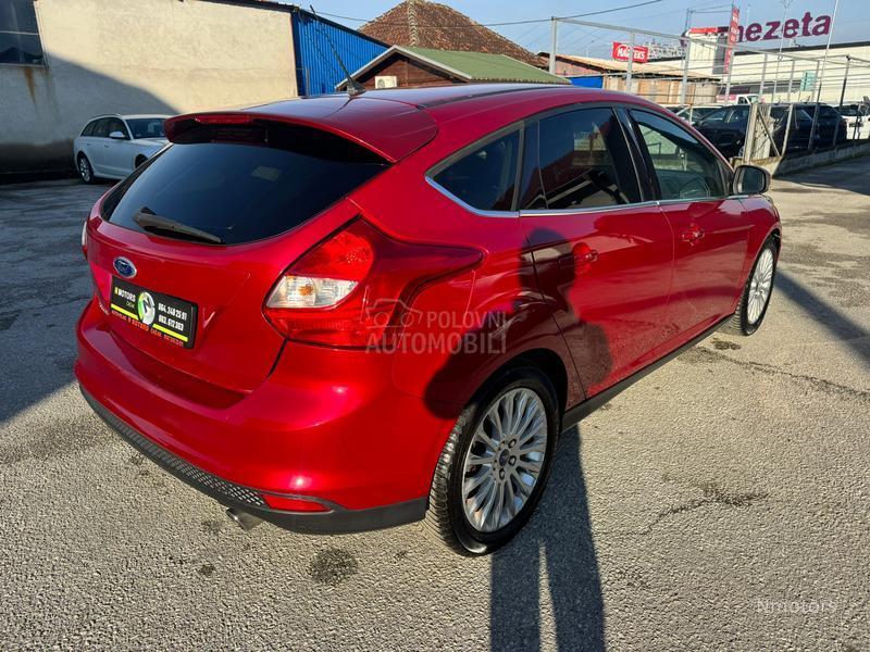 Ford Focus 1.6i TITANIUM NAV