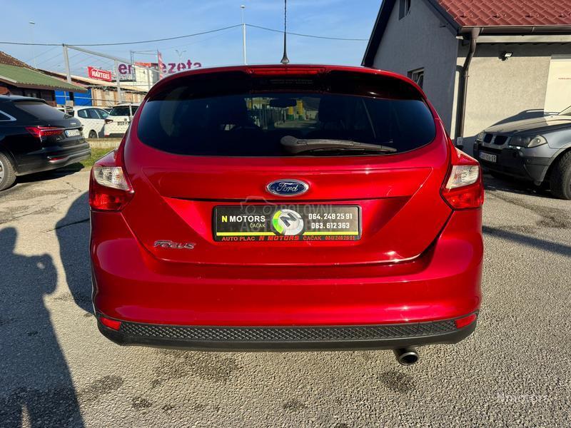 Ford Focus 1.6i TITANIUM NAV