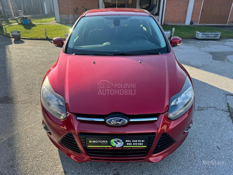 Ford Focus 1.6i TITANIUM NAV