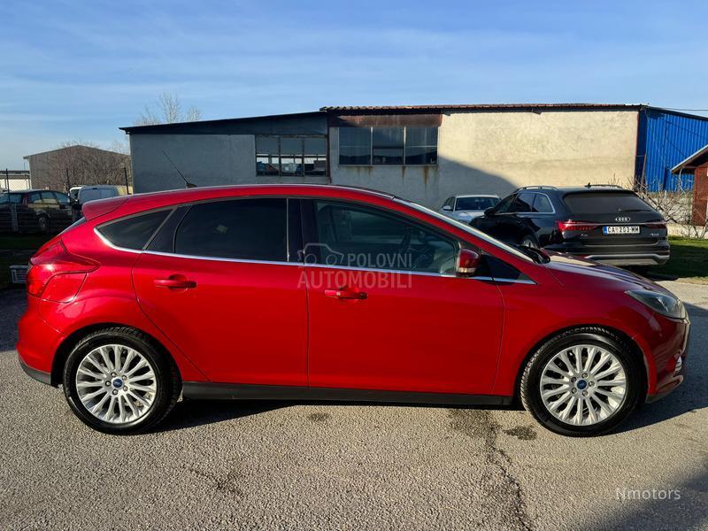 Ford Focus 1.6i TITANIUM NAV