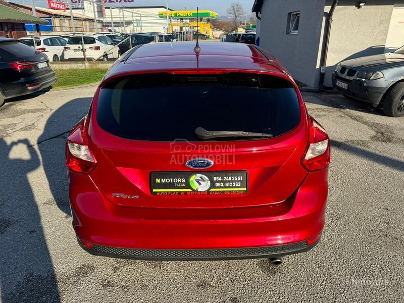 Ford Focus 1.6i TITANIUM NAV