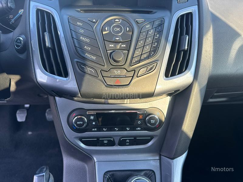 Ford Focus 1.6i TITANIUM NAV