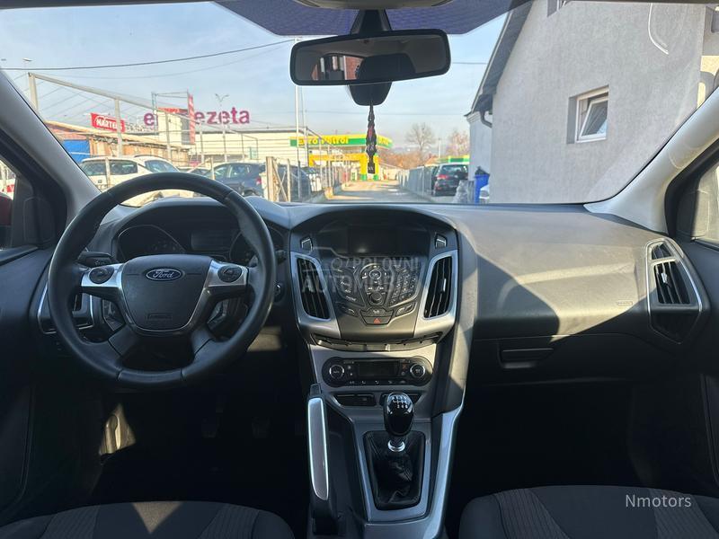Ford Focus 1.6i TITANIUM NAV