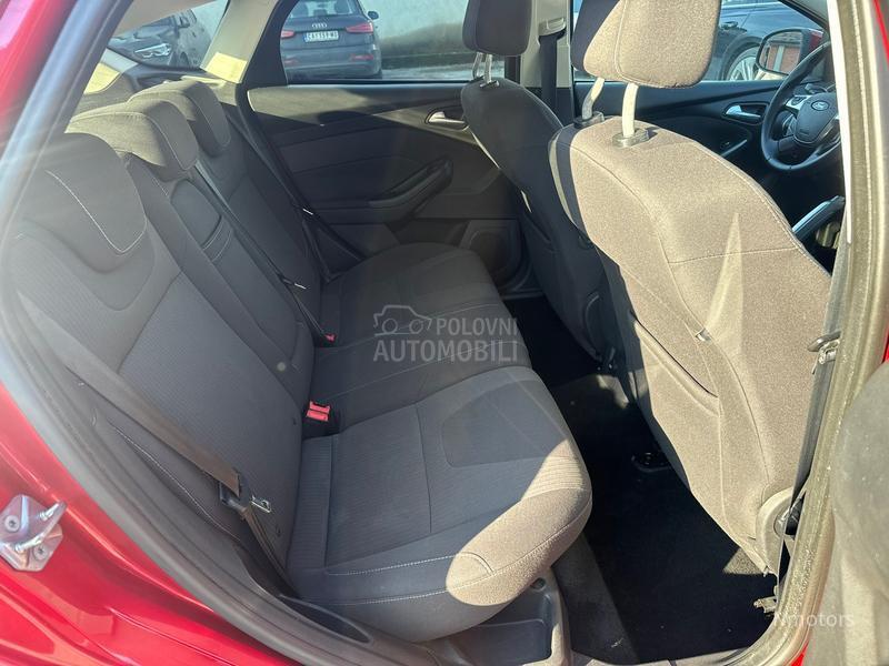 Ford Focus 1.6i TITANIUM NAV