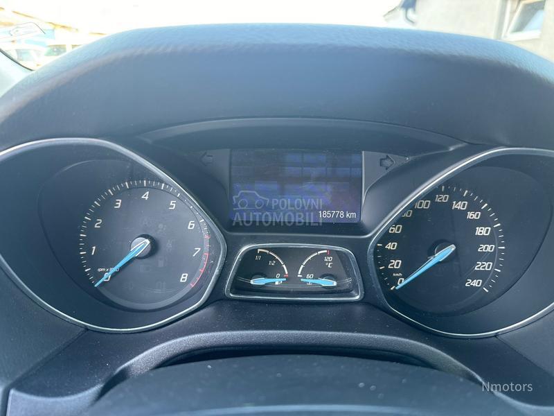 Ford Focus 1.6i TITANIUM NAV