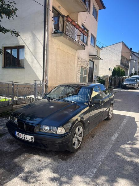 BMW 318 
