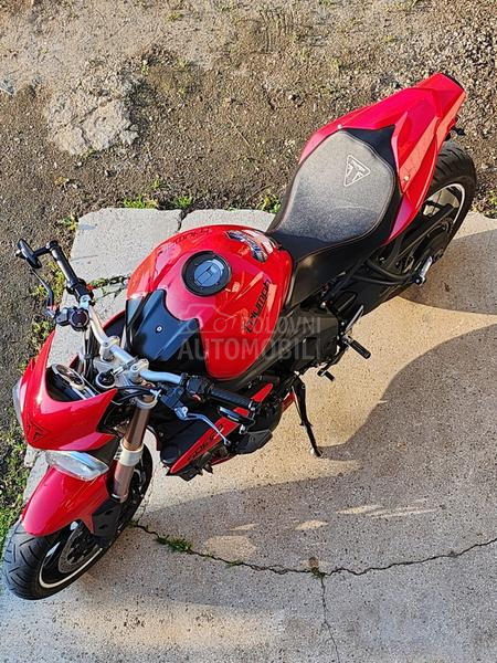 Triumph Speed Triple 1050