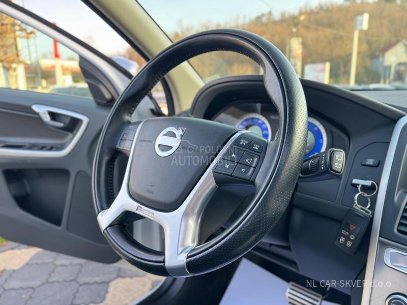 Volvo XC60 2.5 D5 AWD R-Desing