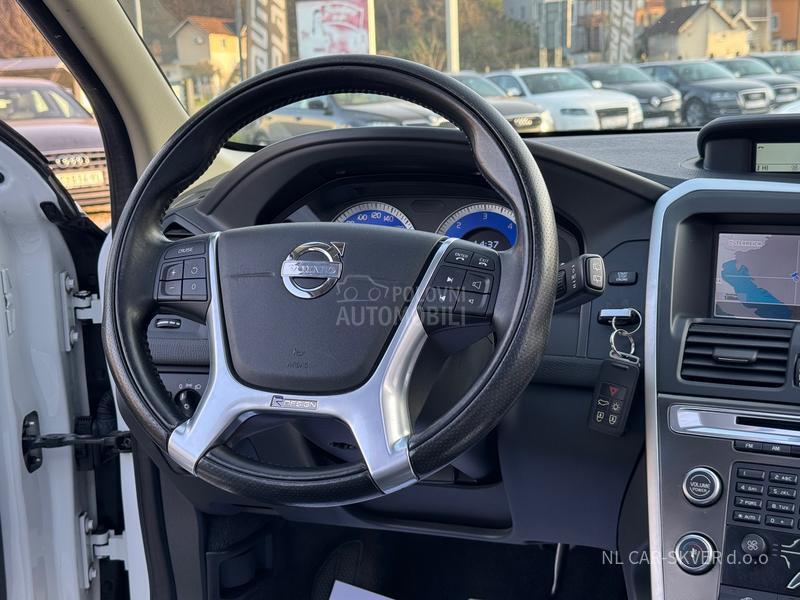 Volvo XC60 2.5 D5 AWD R-Desing