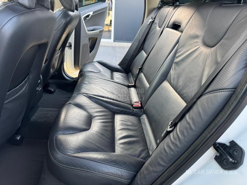 Volvo XC60 2.5 D5 AWD R-Desing