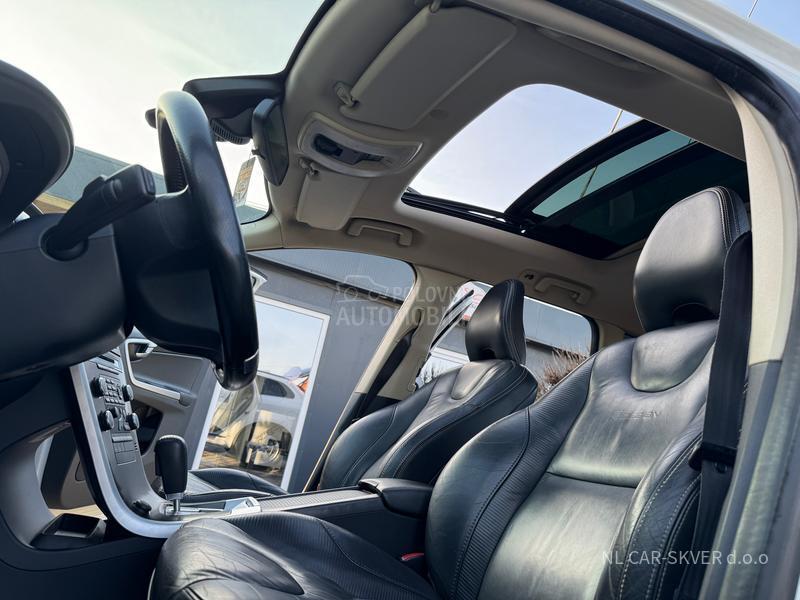 Volvo XC60 2.5 D5 AWD R-Desing