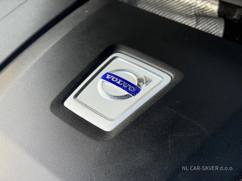 Volvo XC60 2.5 D5 AWD R-Desing