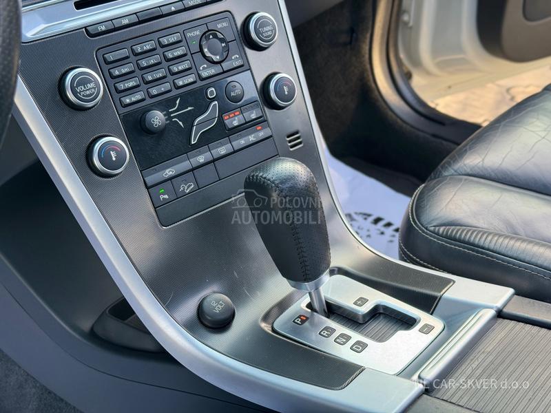 Volvo XC60 2.5 D5 AWD R-Desing