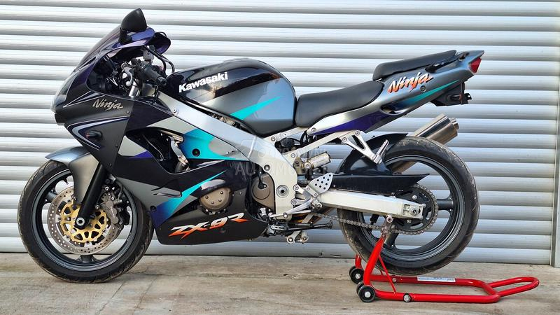 Kawasaki ZX9R