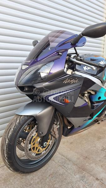 Kawasaki ZX9R