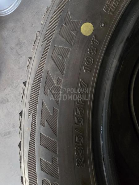 Bridgestone 235/55 R17 Zimska