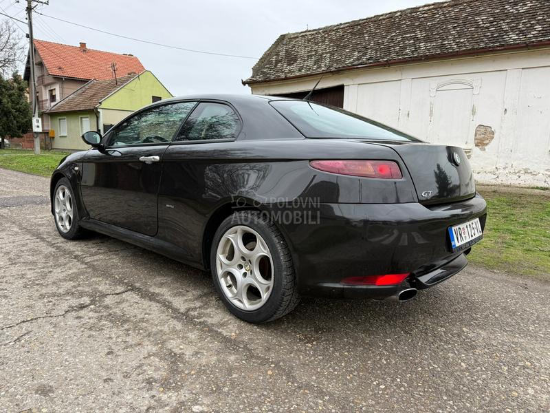 Alfa Romeo GT 