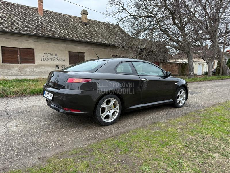 Alfa Romeo GT 
