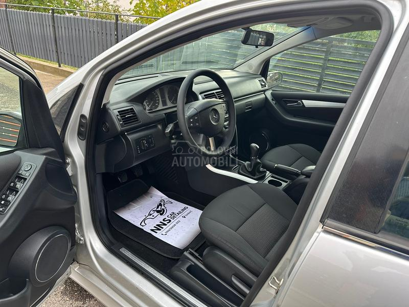 Mercedes Benz B 180 
