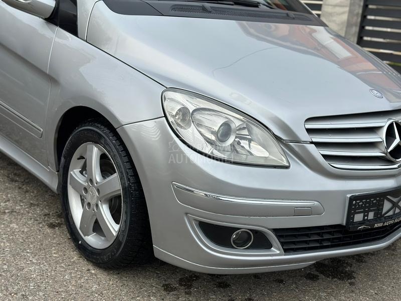 Mercedes Benz B 180 