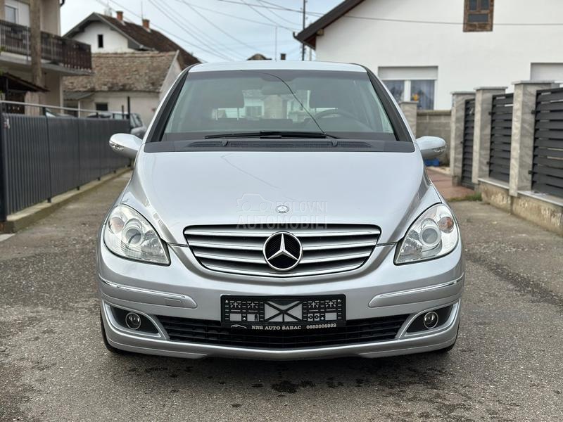 Mercedes Benz B 180 