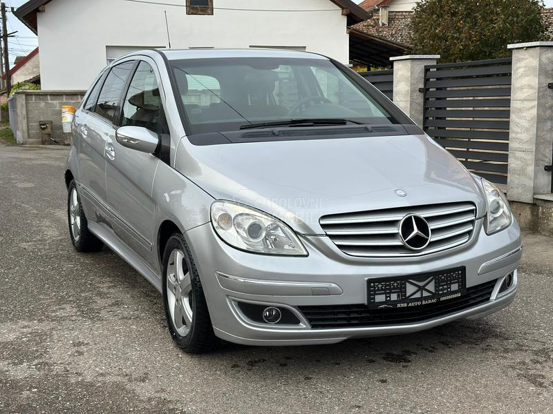 Mercedes Benz B 180 