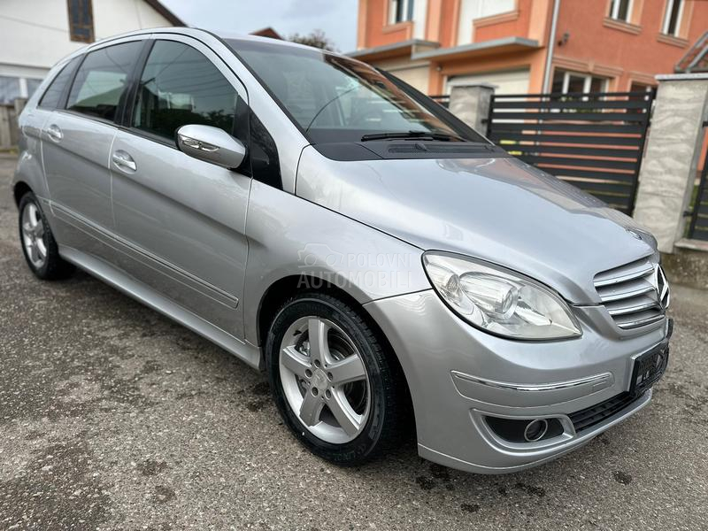 Mercedes Benz B 180 