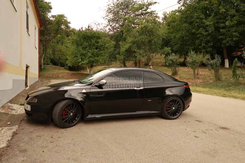 Alfa Romeo GT q2