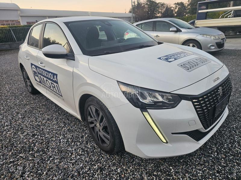 Peugeot 208 1.5 hdi auto škola