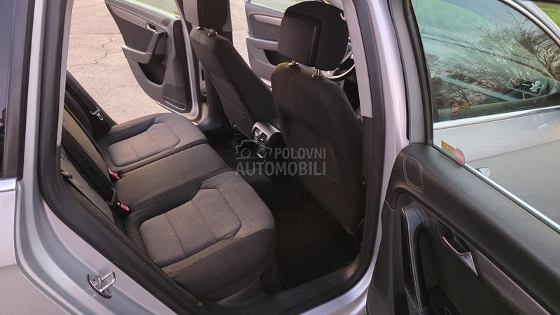 Volkswagen Passat B7 1,6TDI NAVl