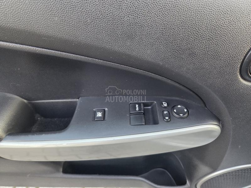 Mazda 2 1.3b CH/0DLIČNA