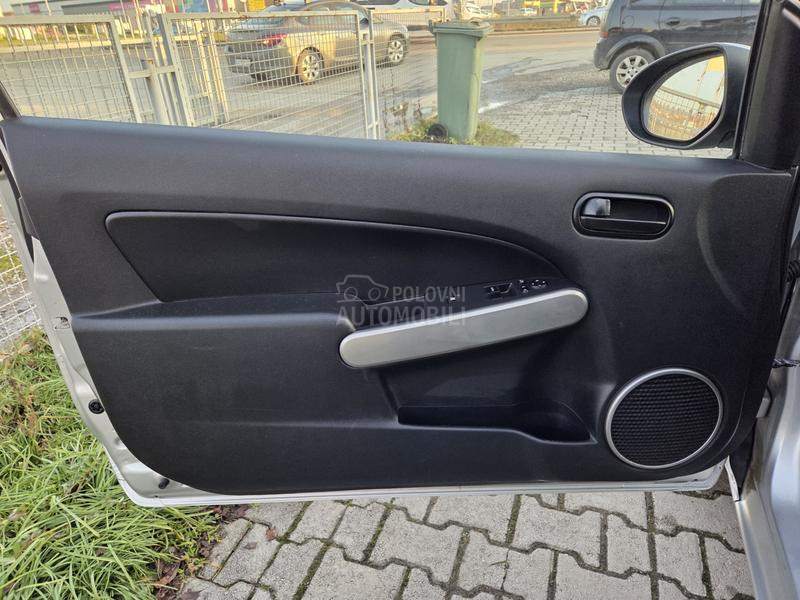 Mazda 2 1.3b CH/0DLIČNA