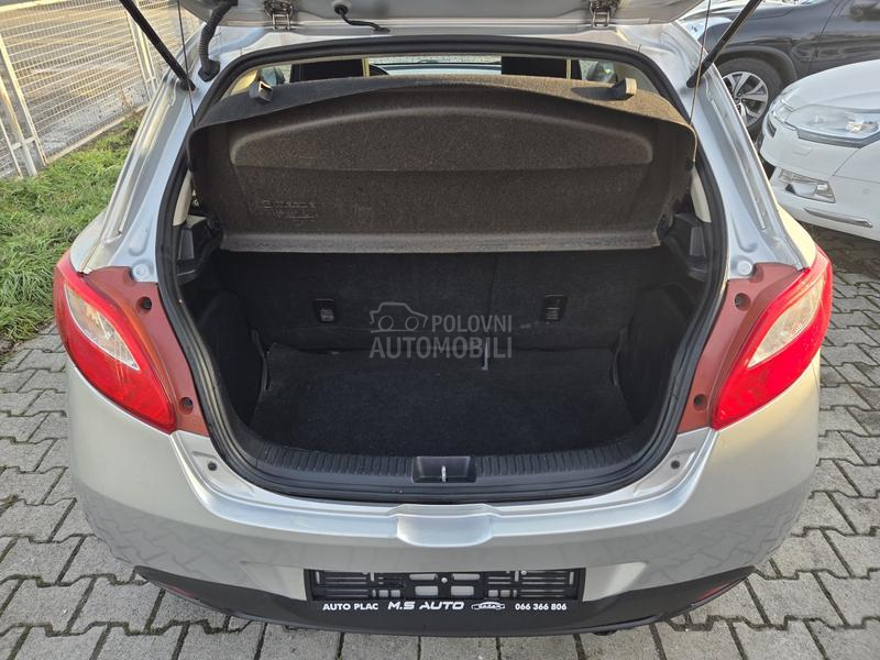 Mazda 2 1.3b CH/0DLIČNA