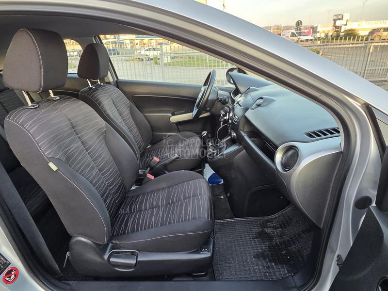 Mazda 2 1.3b CH/0DLIČNA