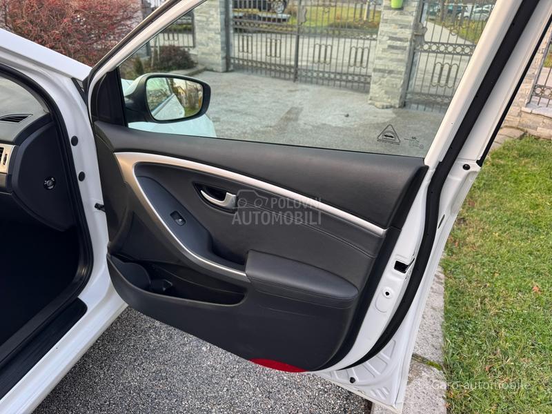 Hyundai i30 1.6CRDI CH NOV